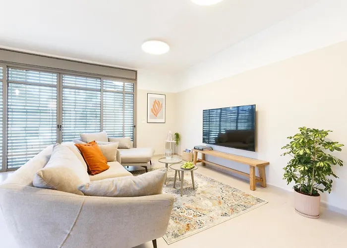Localz - Jaffa Apartment